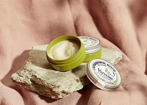 ALL ABOUT NATURAL DEODORANT